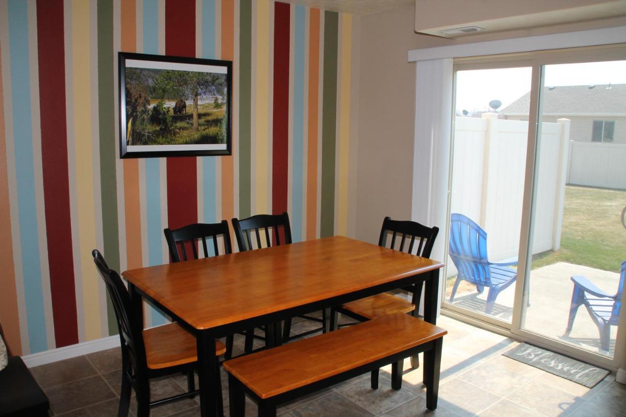 3 Queen Beds, 1 Twin Bed, 2 Rooms, 1 And A Half Bath, Self Check-In, Flexcation Equipped Idaho Falls Exteriér fotografie
